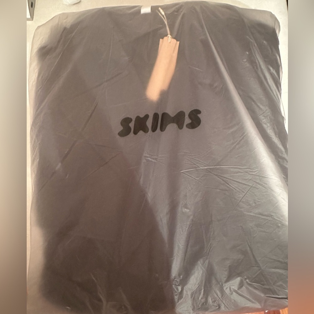 Skims Boyfriend Fleece Trench Coat in Onyx - Picture 5 of 8